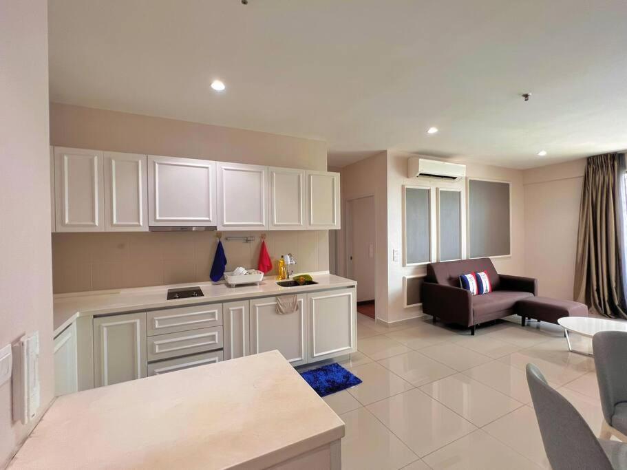 6px 2br2bth, Freeparking Near Mall, Sogo & Themepark Pangsapuri
